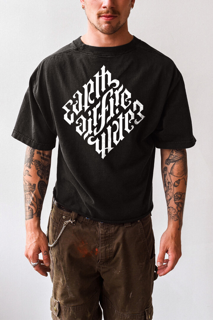 tshirt-mockup-urban-black-modelled-01.jpg